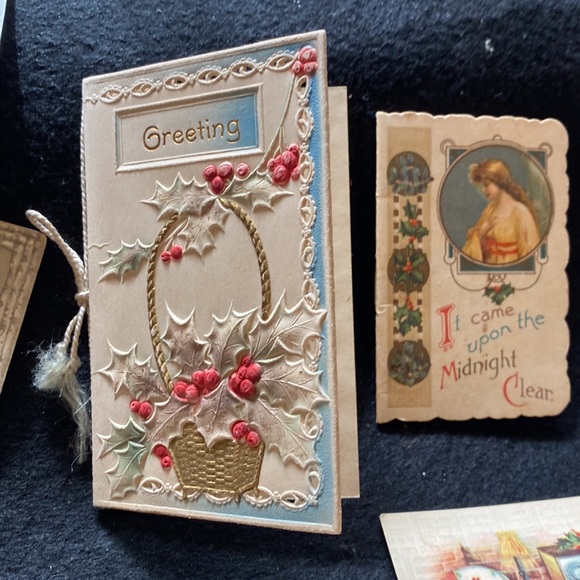 ANTIQUE/VINTAGE HOLIDAY POSTCARDS AND GREETINGS BOOKLET - Picture 3 of 5